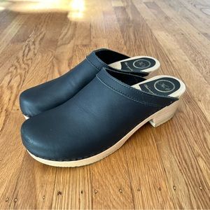 No. 6 Old School Clogs - 43 / 12